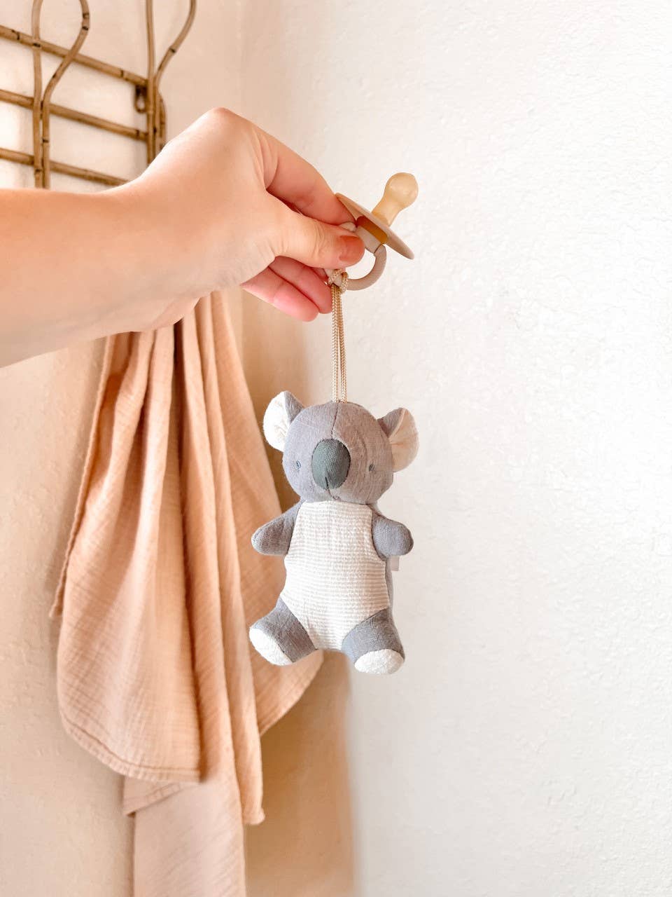*NEW* Bitzy Pal Natural Rubber Pacifier & Stuffed Animal: Cow