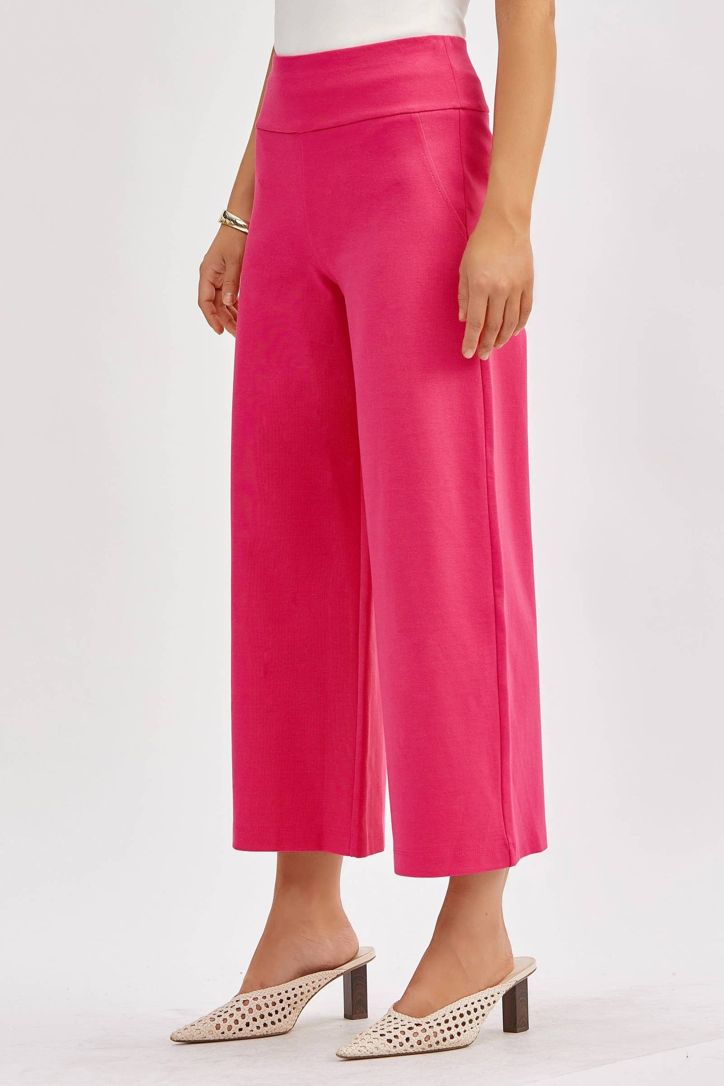 Magic Wide Cropped Pants: Black / L