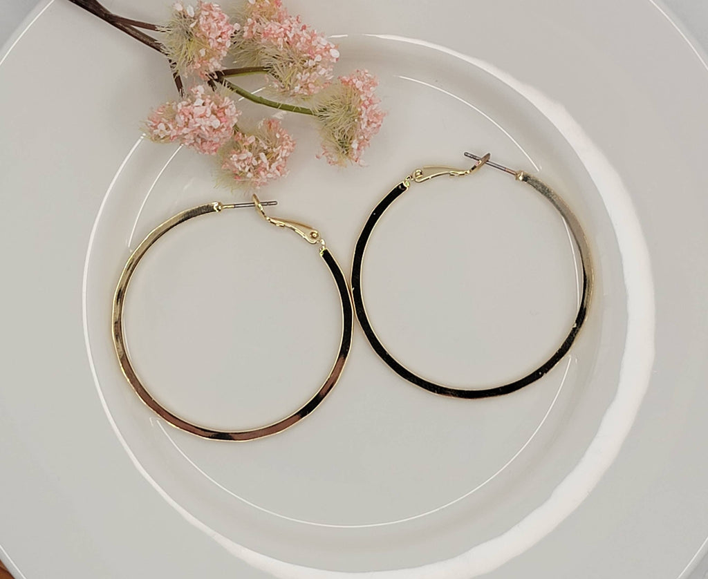 HOOP TARNISH FREE EARRINGS.: GOLD
