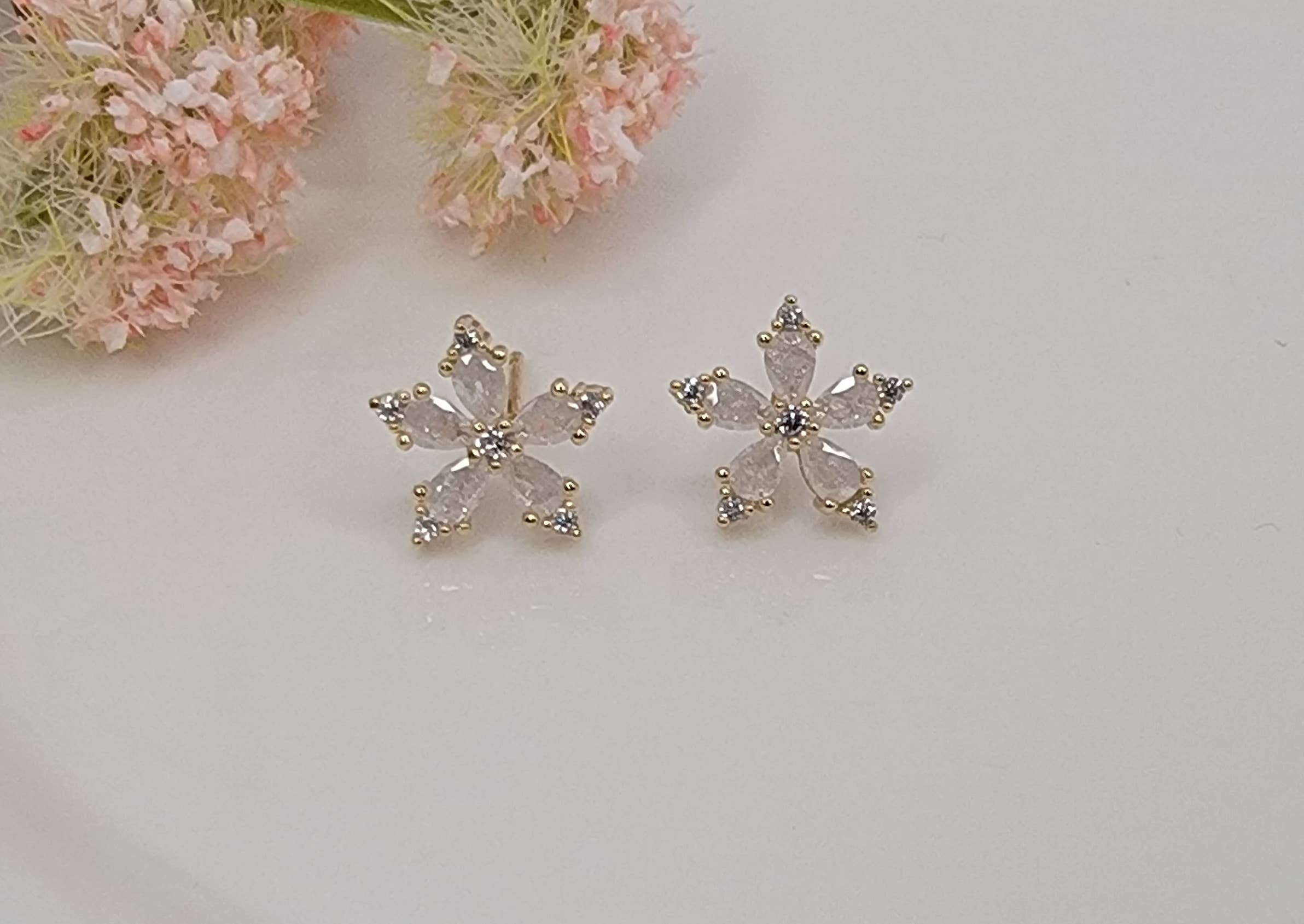 TINY FLOWER OPAL SHADE CZ STUD EARRINGS.