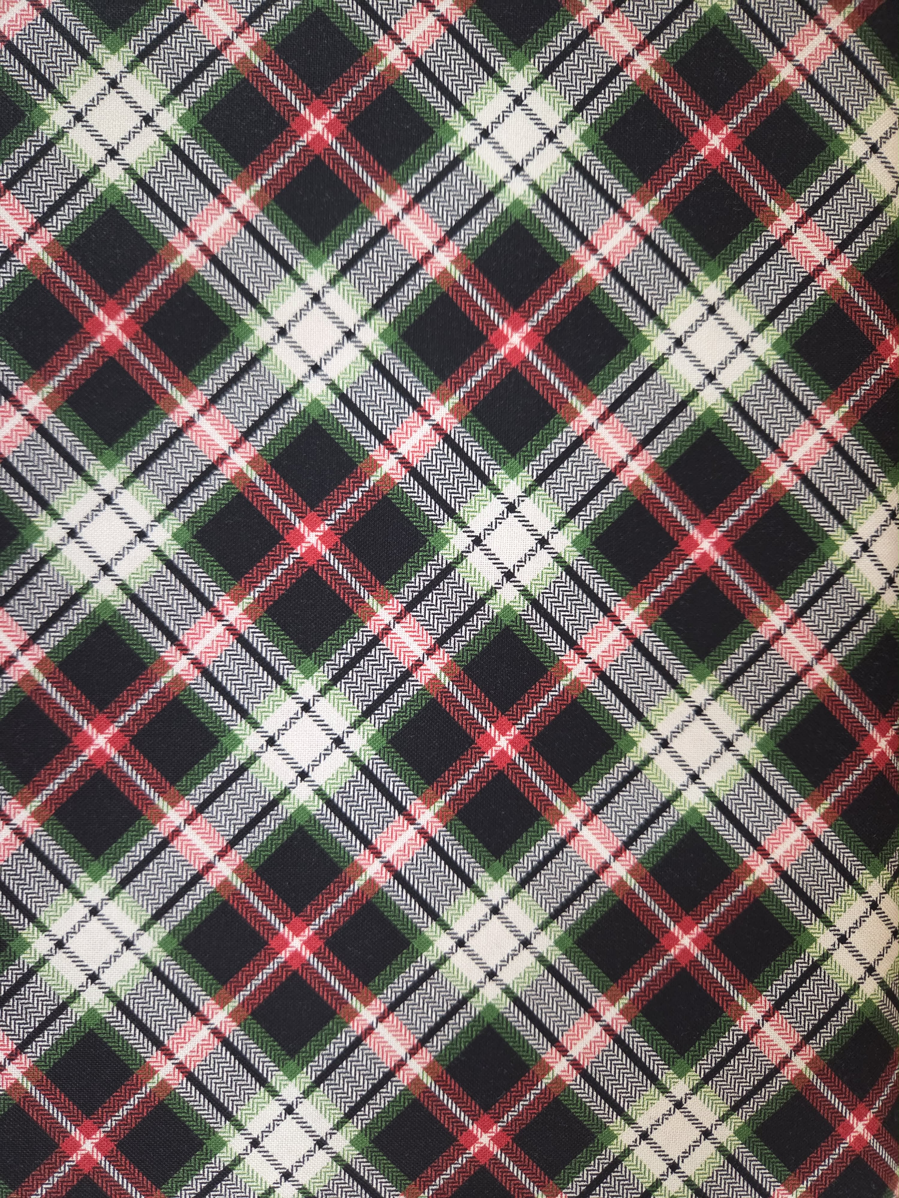 Highland Heart – Classic Christmas Plaid