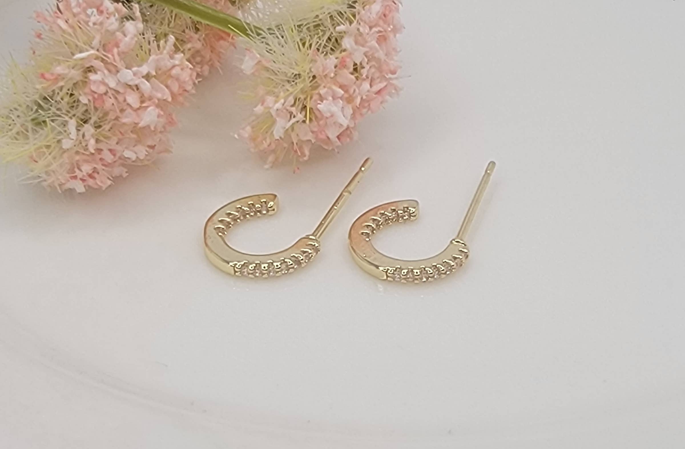 MINI HOOP TARNISH FREE EARRINGS.: GOLD