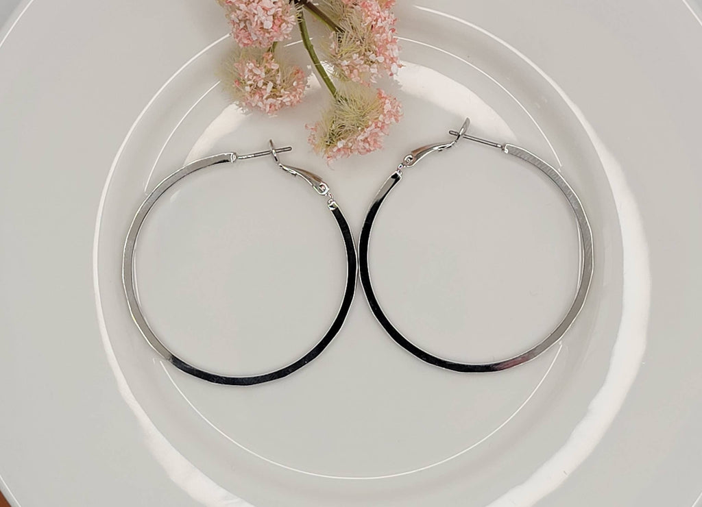 HOOP TARNISH FREE EARRINGS.: GOLD