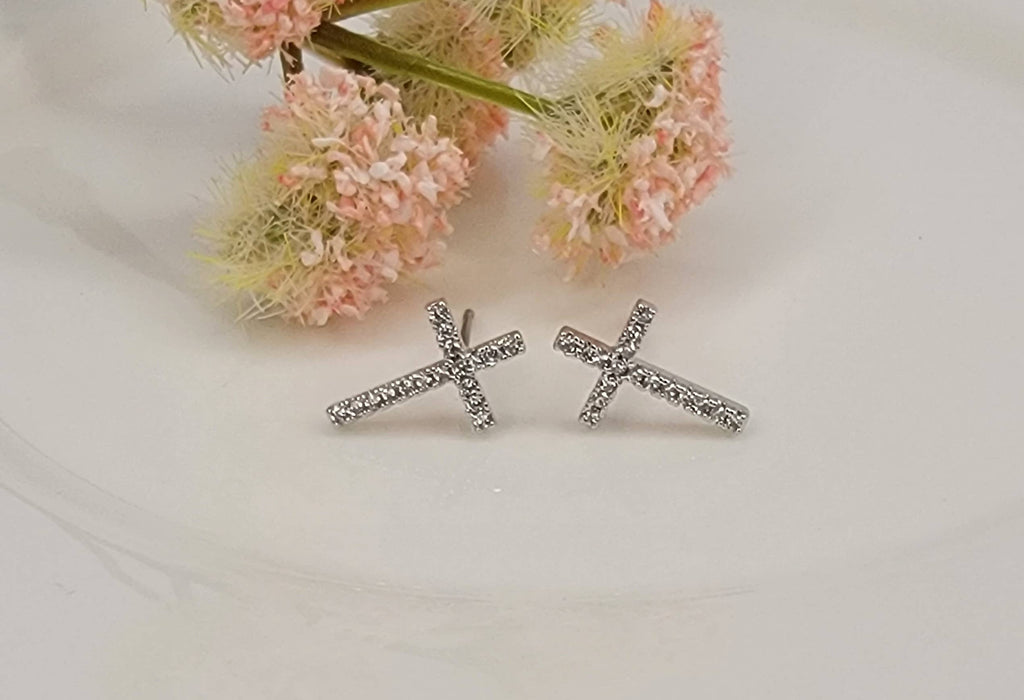 CROSS POST EARRINGS.: GOLD