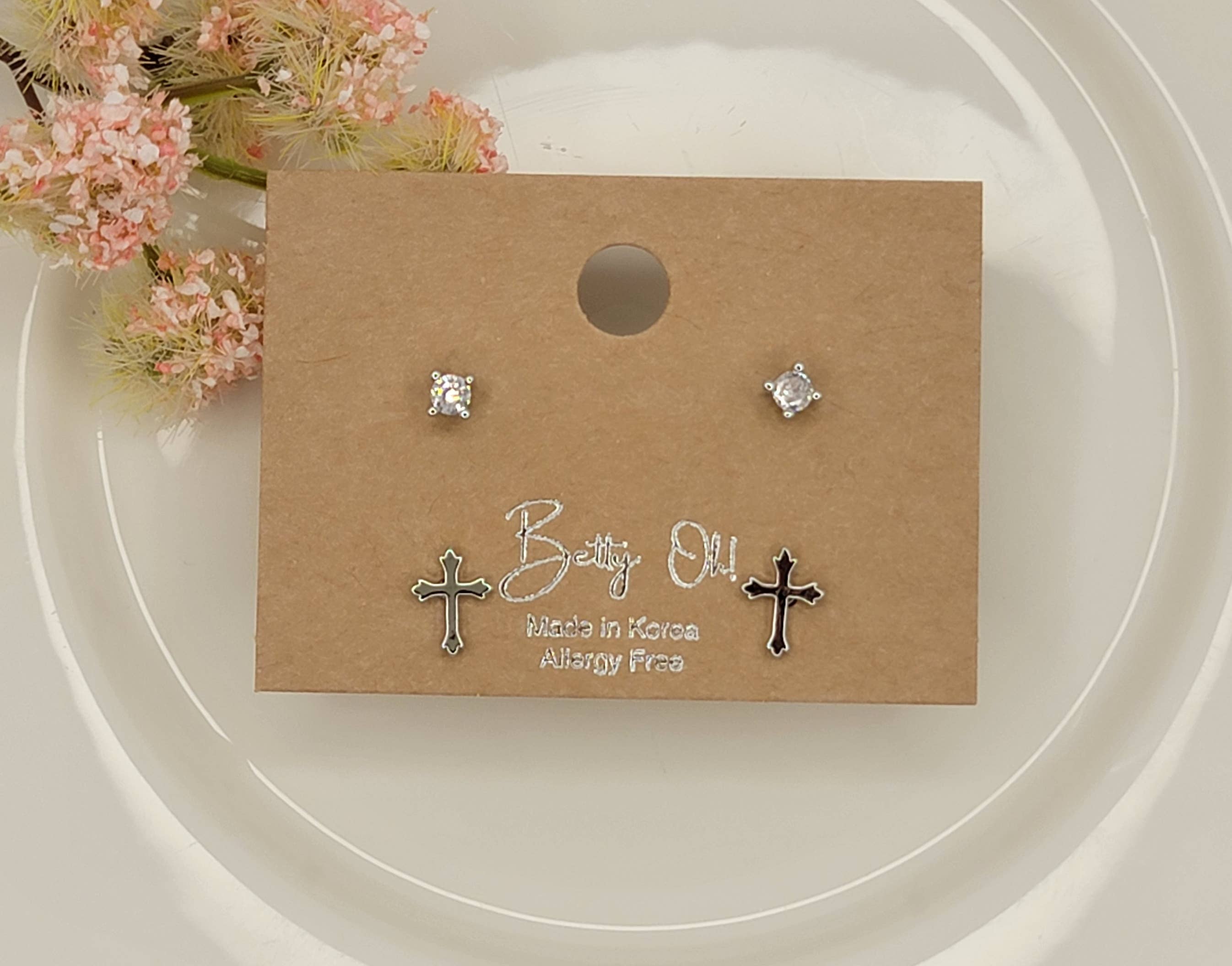 CROSS CZ SET EARRINGS.: GOLD