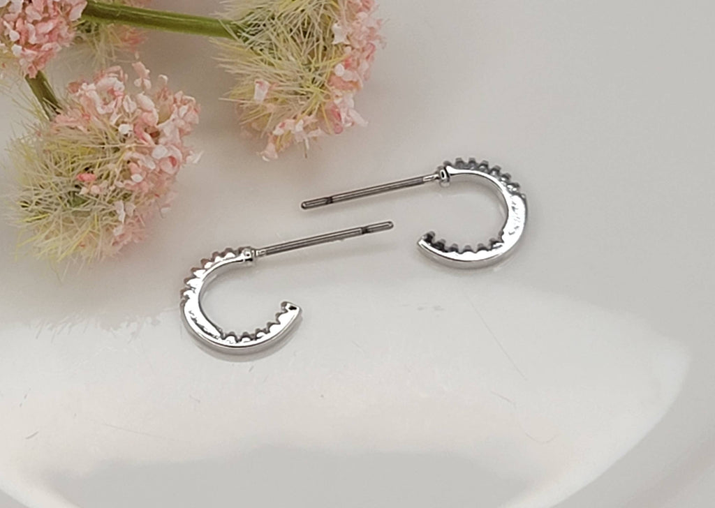 MINI HOOP TARNISH FREE EARRINGS.: GOLD