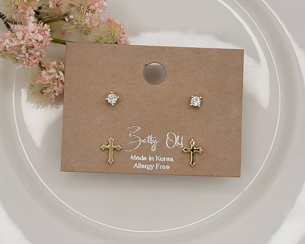 CROSS CZ SET EARRINGS.: GOLD