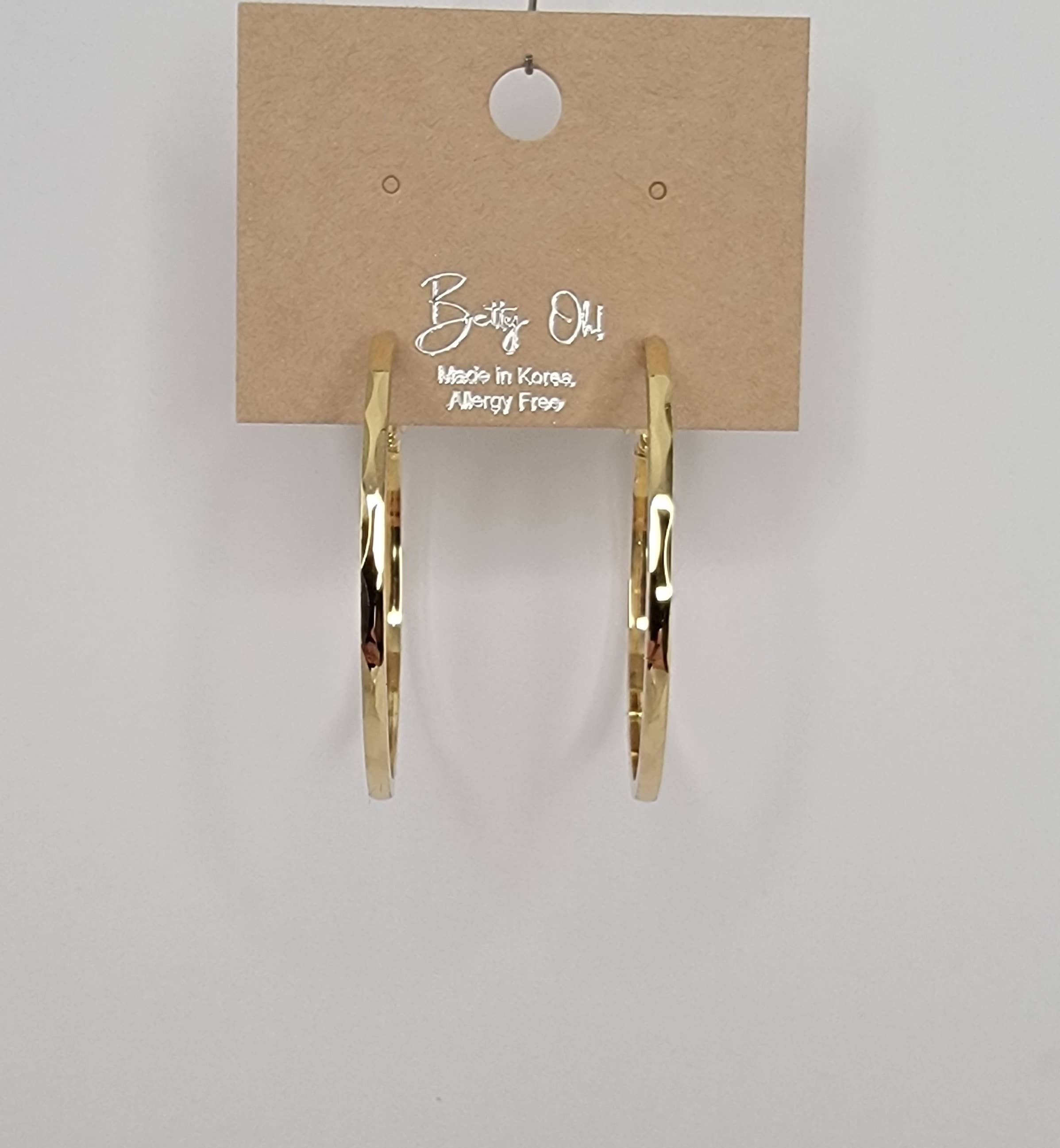 HOOP TARNISH FREE EARRINGS.: GOLD