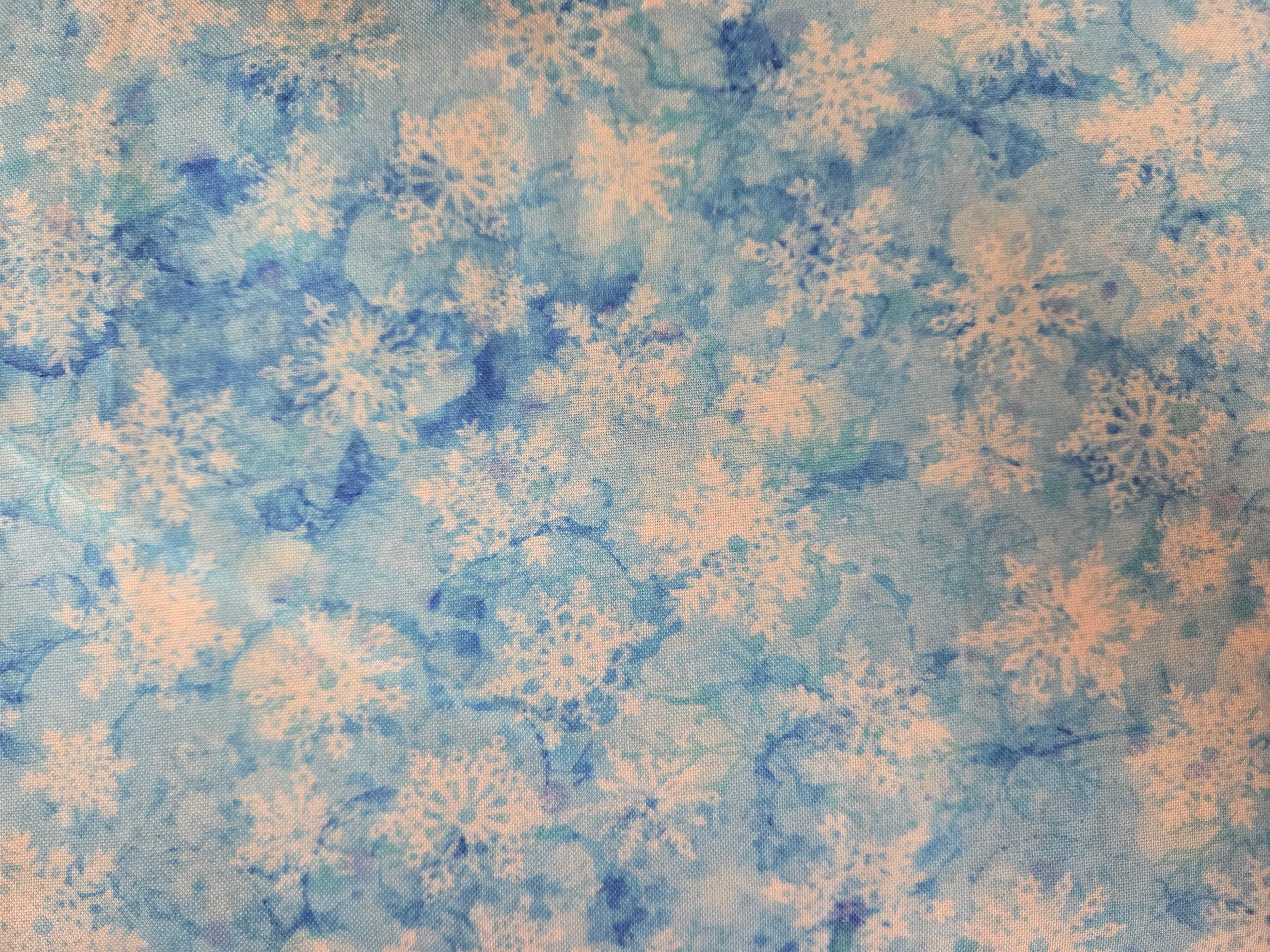Midwinter Magic – Snowflake Blend Light Blue