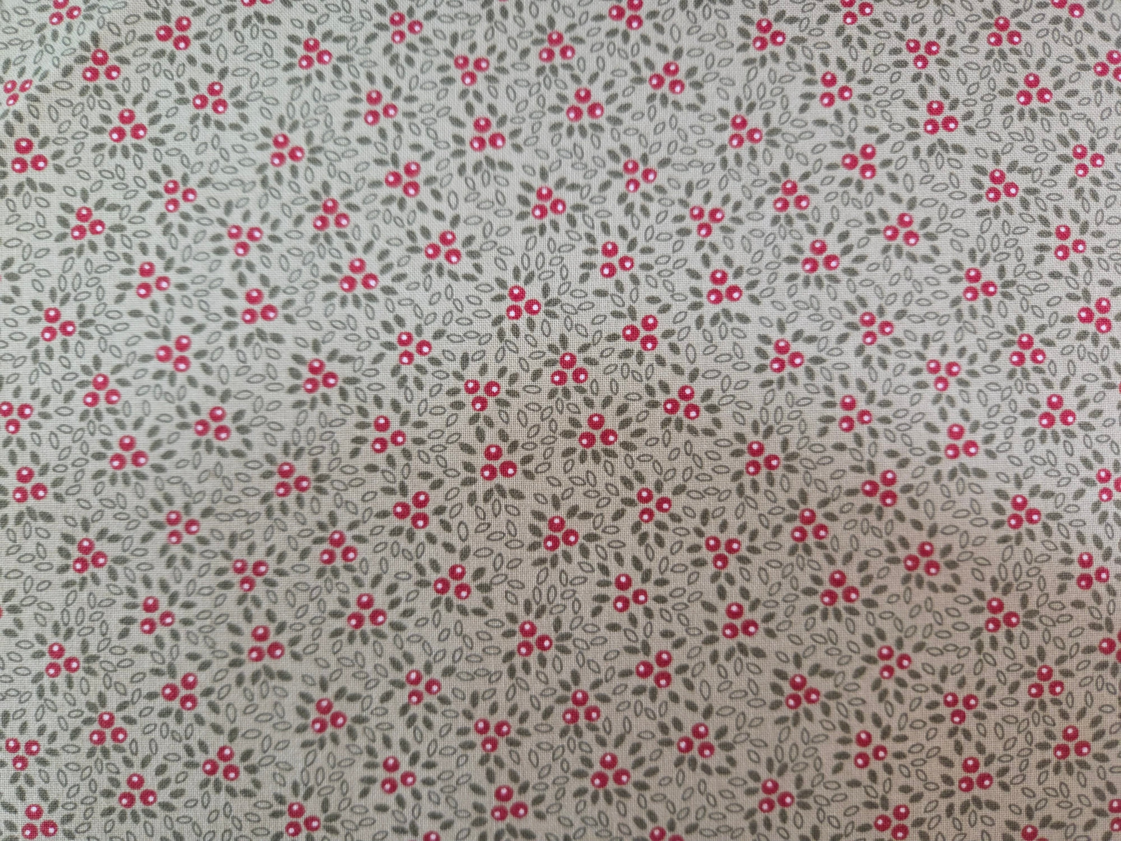 A Christmas Carol – Holly Berry Sprigs