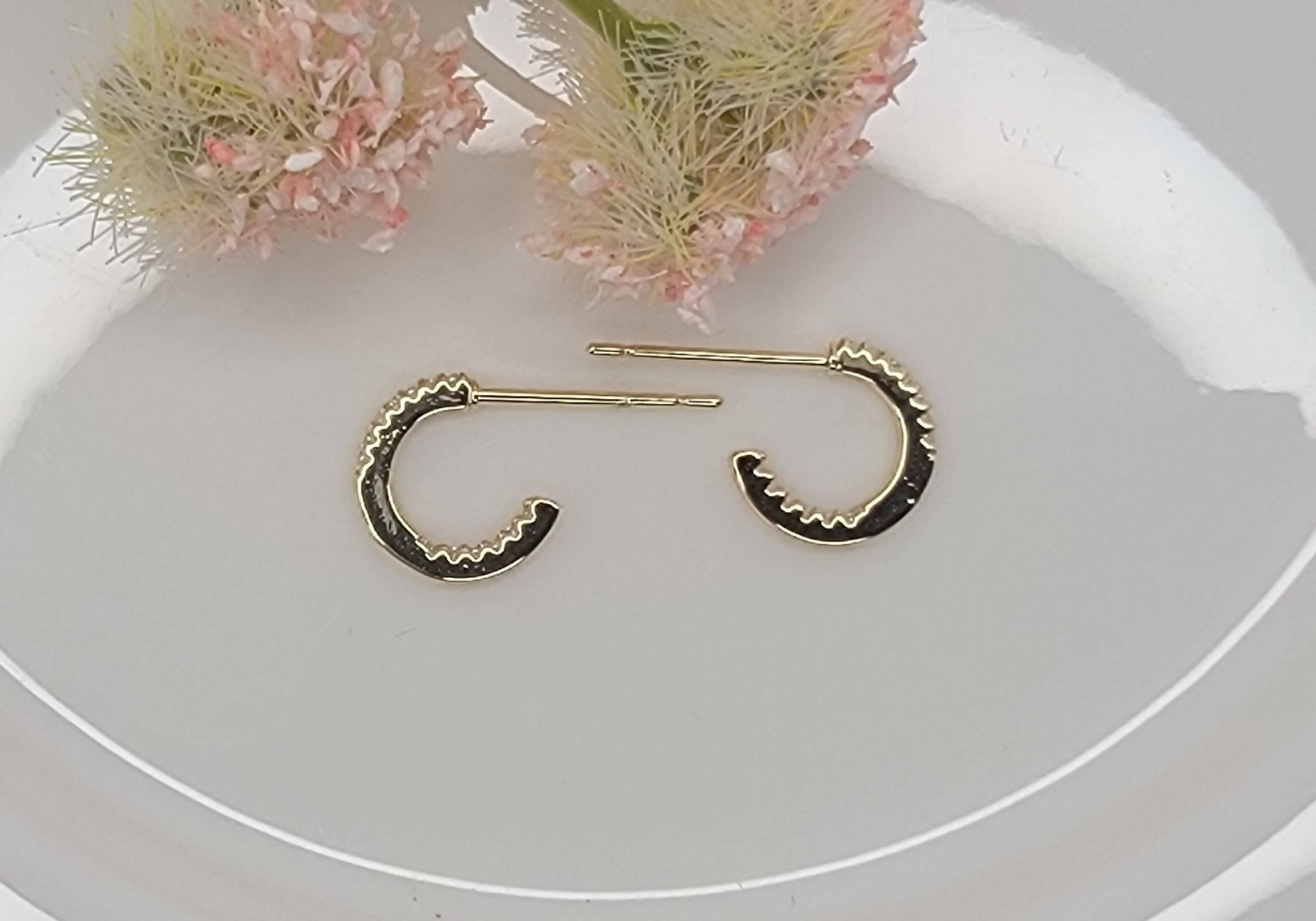 MINI HOOP TARNISH FREE EARRINGS.: GOLD