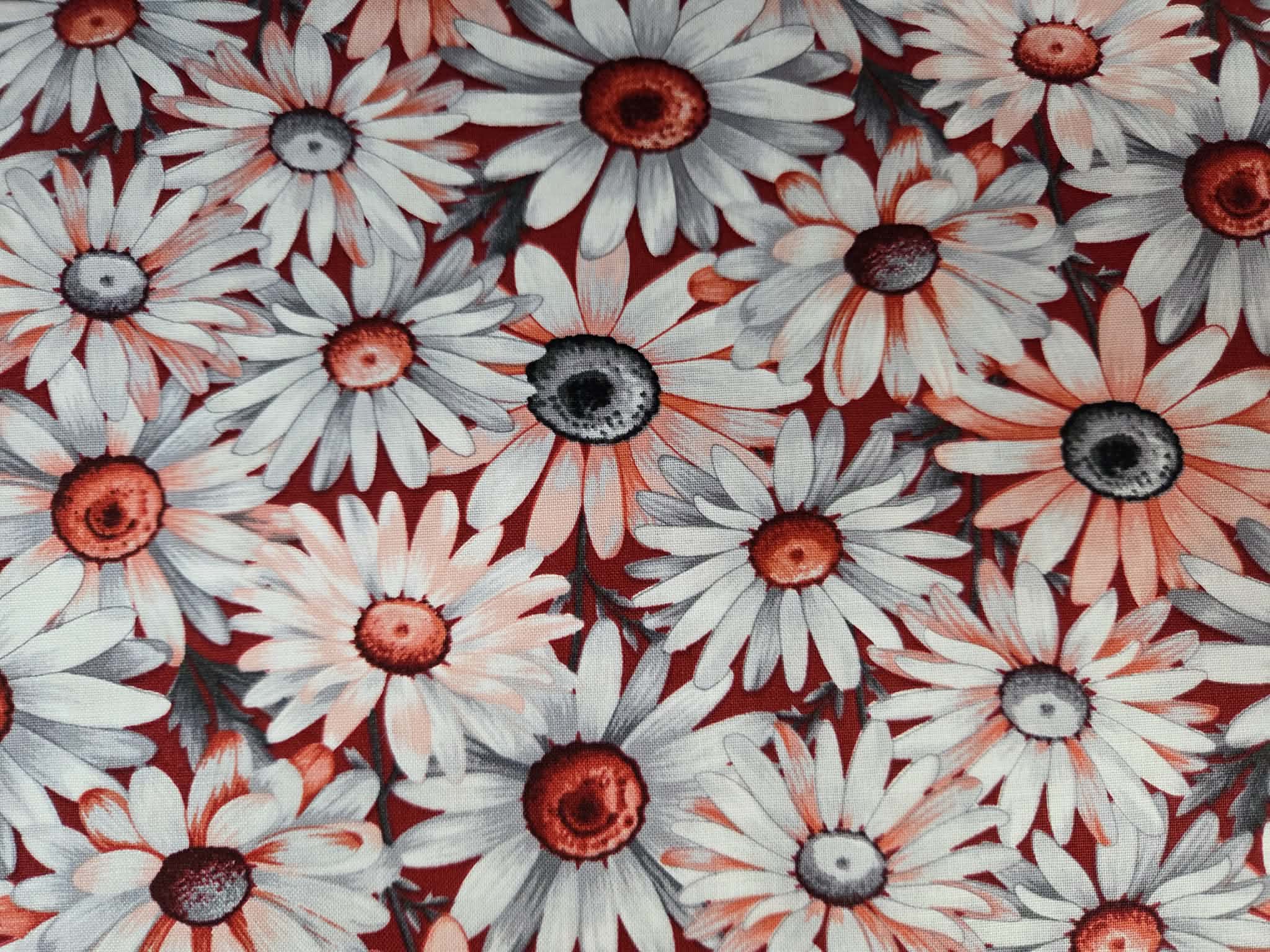 Scarlet's Treasure – Scarlet Daisies Fabric
