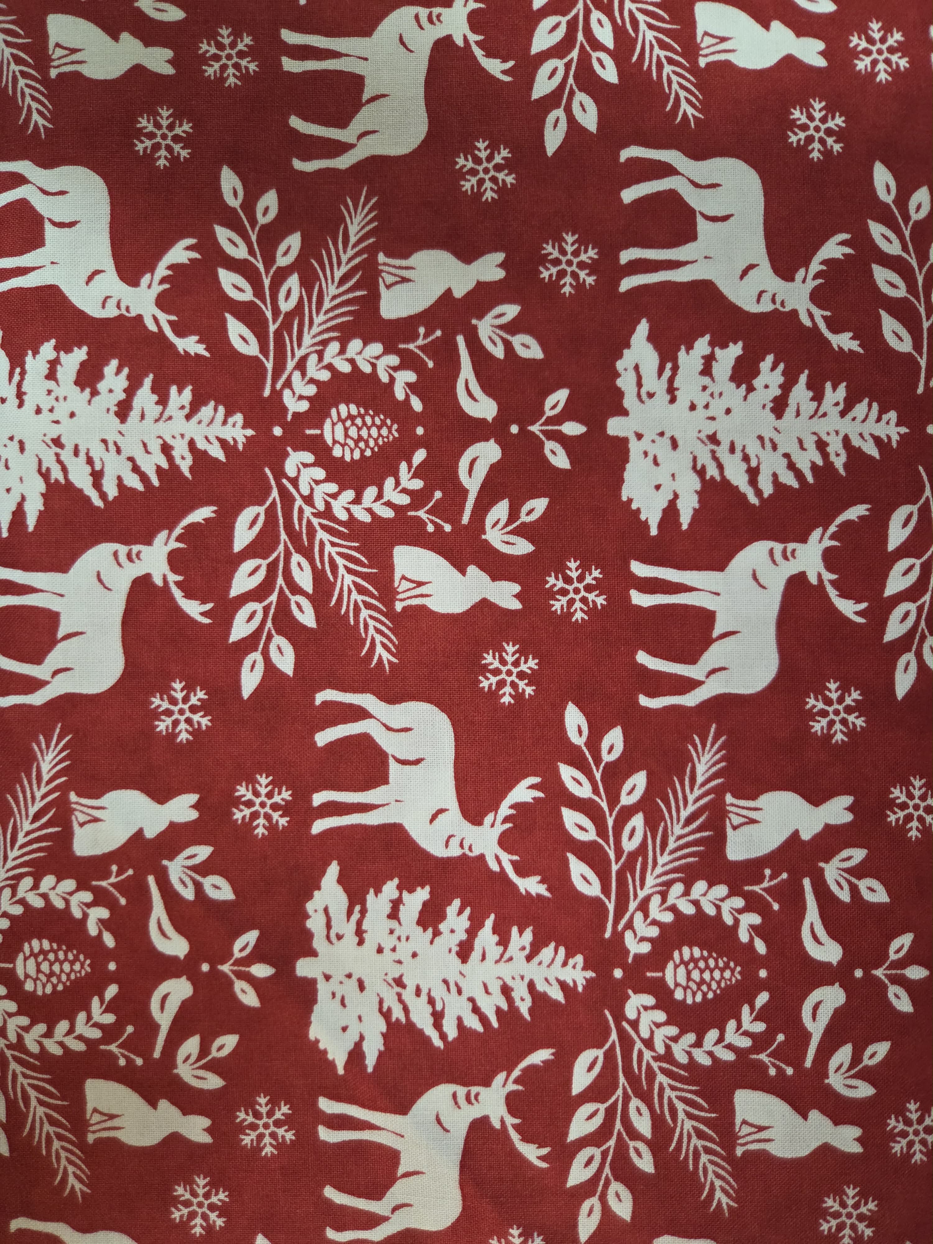 Woodland Winter – Reindeer on Red