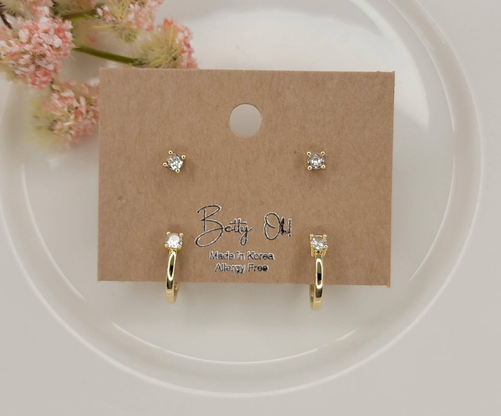 4 PCS SET GOLD PLATED HOOP AND STUD TARNISH FREE EARRINGS.