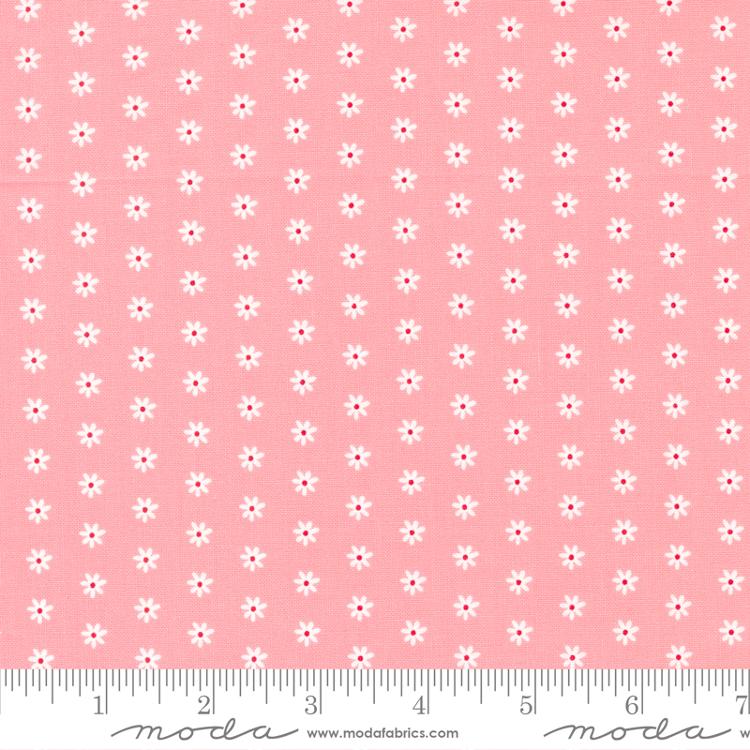 Berry Basket for Moda Fabric by April Rosethal Strawberry Daisy Print 24153 13