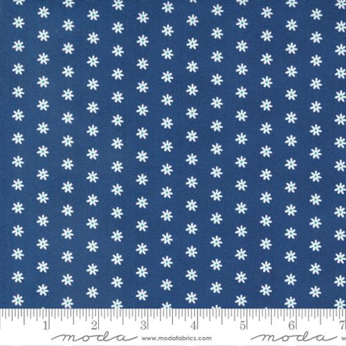 Berry Basket for Moda Fabric by April Rosethal Blueberry Daisy Print 24153 14